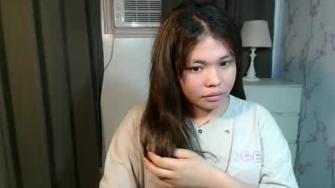 Snapshot of sweetjanna4u chatting on 04-21-26, 02:04 JANNA online show from 04-21-26, 02:04