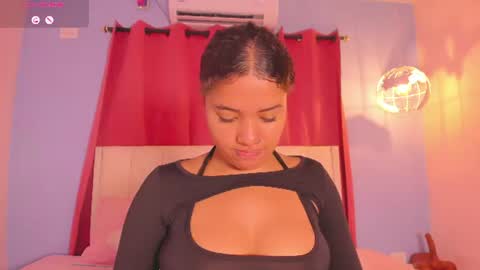 Snapshot of sweetkimmie_ chatting on 06-10-26, 01:43 Isabel online show from 06-10-26, 01:43