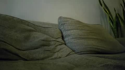 Snapshot of sweetlifetwo85 chatting on 06-11-26, 02:48 Sweetlife85 online show from 06-11-26, 02:48