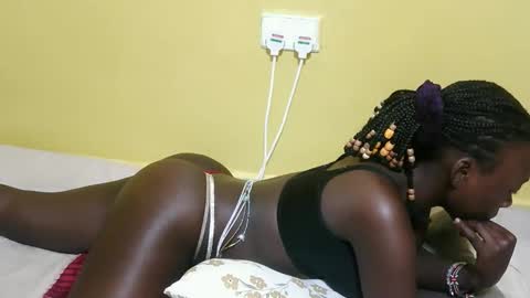 Snapshot of sweetmaya32 chatting on 03-26-26, 08:20 Maya online show from 03-26-26, 08:20