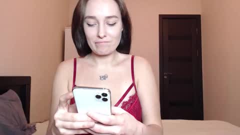 Mia online show from 03-04-26, 10:05