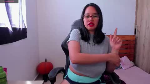 Snapshot of sweetnoah04 chatting on 09-13-25, 06:29 Noah online show from 09-13-25, 06:29