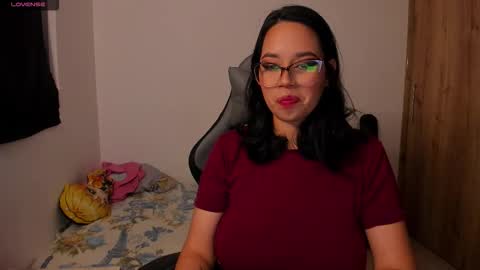 Snapshot of sweetnoah04 chatting on 11-04-25, 01:59 Noah online show from 11-04-25, 01:59