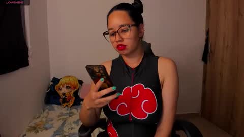 Snapshot of sweetnoah04 chatting on 12-01-25, 12:04 Noah online show from 12-01-25, 12:04