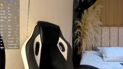Sweet Nova online show from 06-17-26, 02:14
