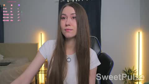 Snapshot of sweetpulse_ chatting on 04-06-26, 08:21 Rose online show from 04-06-26, 08:21