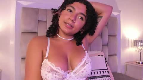 Snapshot of sweets_one chatting on 06-20-26, 04:15 sweets one online show from 06-20-26, 04:15