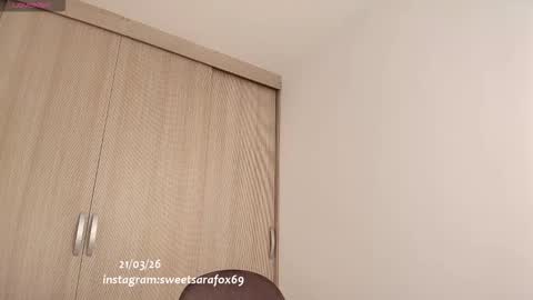 Snapshot of sweetsarafoxxx chatting on 03-21-26, 06:22 Sara Sofia Libra online show from 03-21-26, 06:22