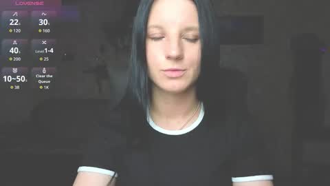 Snapshot of sweetshy99 chatting on 05-17-26, 06:37 Sweet Shy online show from 05-17-26, 06:37