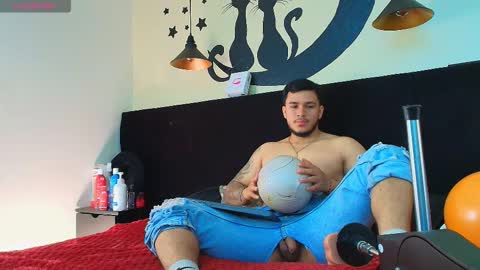 Snapshot of sweettguy_ chatting on 03-15-26, 12:11 Jei online show from 03-15-26, 12:11