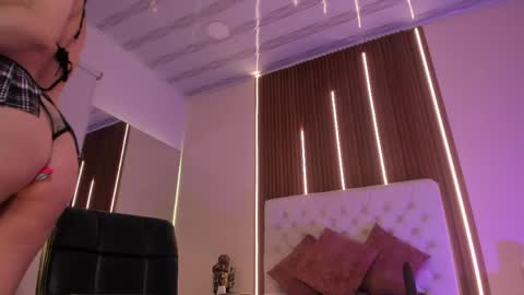 Snapshot of sweetty_paulina chatting on 05-20-26, 01:06 Swetty. online show from 05-20-26, 01:06