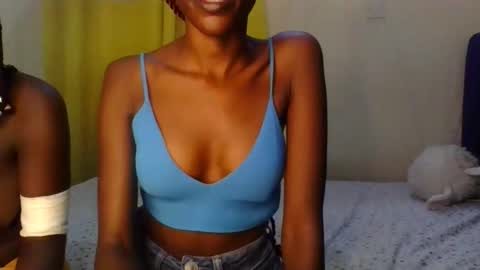 Snapshot of sweety_melanin chatting on 04-14-26, 04:46 Vickky online show from 04-14-26, 04:46