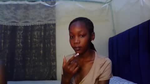 Snapshot of sweety_melanin chatting on 04-22-26, 12:28 Vickky online show from 04-22-26, 12:28