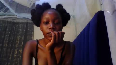 Snapshot of sweety_melanin chatting on 05-08-26, 12:05 Vickky online show from 05-08-26, 12:05