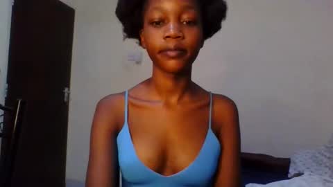 Snapshot of sweety_melanin chatting on 05-12-26, 06:10 Vickky online show from 05-12-26, 06:10