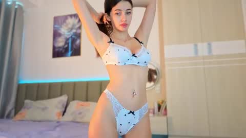 Snapshot of sweety_vikky chatting on 06-28-26, 12:49 Vikky online show from 06-28-26, 12:49