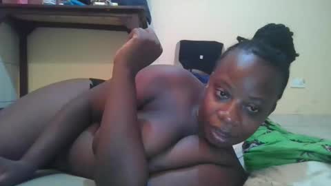 Snapshot of sweetyass25 chatting on 03-11-26, 07:31 sweetyass25 online show from 03-11-26, 07:31