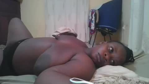 Snapshot of sweetyass25 chatting on 03-17-26, 06:00 sweetyass25 online show from 03-17-26, 06:00