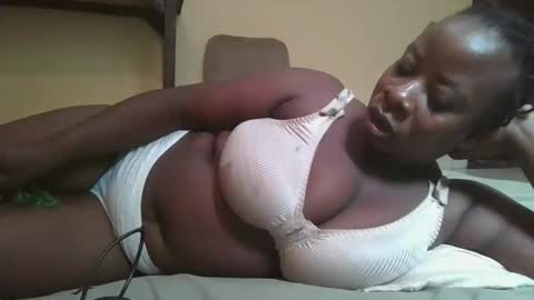 Snapshot of sweetyass25 chatting on 04-11-26, 07:56 sweetyass25 online show from 04-11-26, 07:56