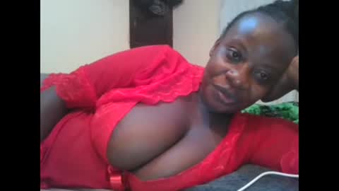 sweetyass25 online show from 05-10-26, 06:02