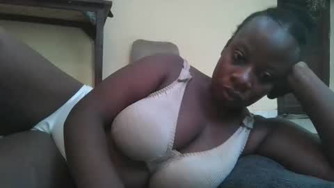 sweetyass25 online show from 05-12-26, 05:48