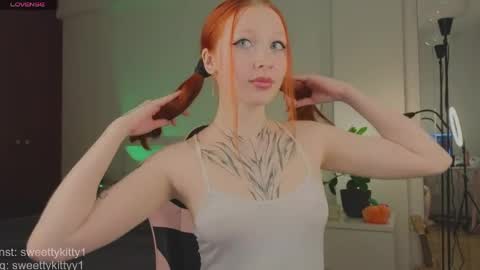 Snapshot of sweetykitty_x chatting on 05-11-26, 12:33 Jenny give it a sub online show from 05-11-26, 12:33