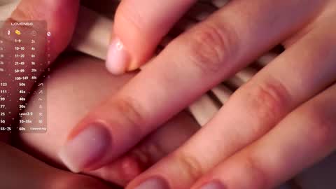 Snapshot of sweetyoops chatting on 03-08-26, 02:04 Astrid online show from 03-08-26, 02:04