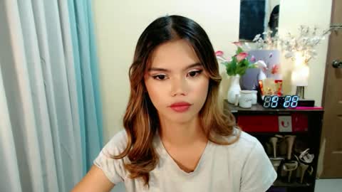 Snapshot of sweetytrannygirlxx chatting on 05-14-26, 01:29 Megan online show from 05-14-26, 01:29