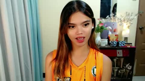 Snapshot of sweetytrannygirlxx chatting on 05-15-26, 01:51 Megan online show from 05-15-26, 01:51