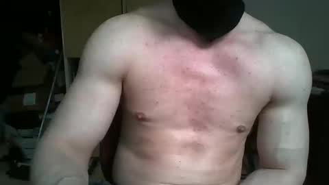 Snapshot of swifty98715802 chatting on 03-29-26, 04:07 Tom98 online show from 03-29-26, 04:07