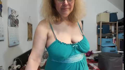 switchlorenx online show from 02-04-26, 05:41