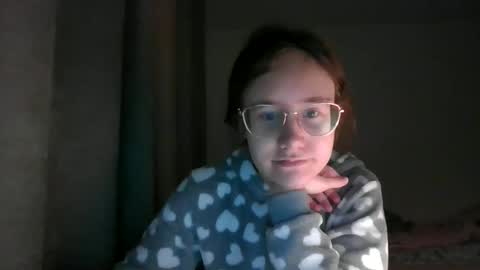 Snapshot of sylviagreen_ chatting on 01-12-26, 05:18 Sylvia online show from 01-12-26, 05:18