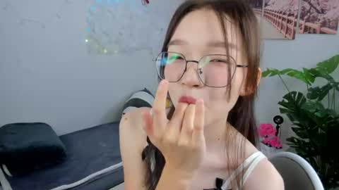 Yuki online show from 06-21-26, 03:47