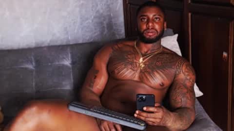 Tairon Tucke online show from 12-24-24, 08:16