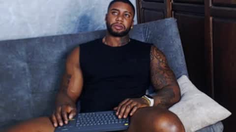 Tairon Tucke online show from 01-13-25, 01:34