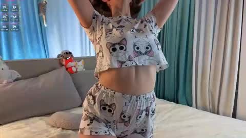 Snapshot of taithelme chatting on 01-19-26, 02:04 Molly online show from 01-19-26, 02:04