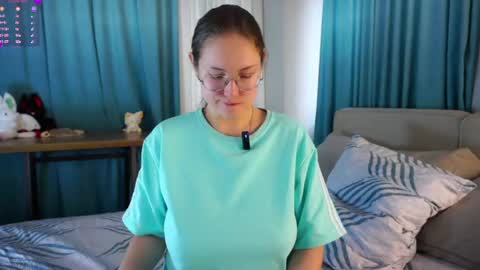 Snapshot of taithelme chatting on 04-06-26, 04:46 Molly online show from 04-06-26, 04:46