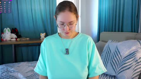 Snapshot of taithelme chatting on 04-09-26, 02:22 Molly online show from 04-09-26, 02:22