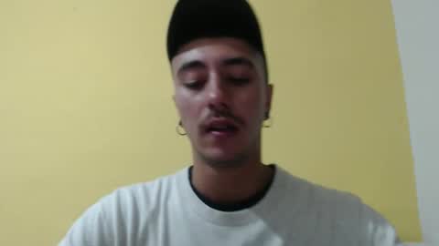 Snapshot of talhi_ chatting on 11-20-25, 02:01 talhi_ online show from 11-20-25, 02:01