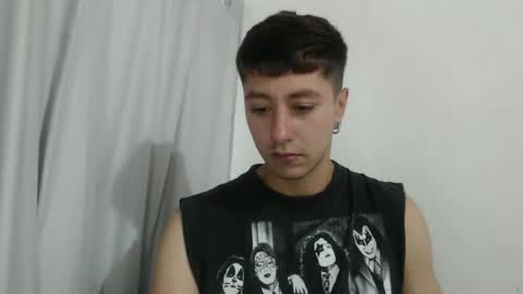 Snapshot of talhi_ chatting on 01-10-26, 02:24 talhi_ online show from 01-10-26, 02:24