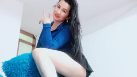 Snapshot of talia_mystic chatting on 04-29-26, 05:30 Talia mia online show from 04-29-26, 05:30