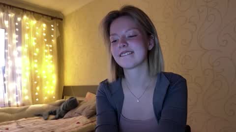 Mia online show from 04-29-26, 06:03