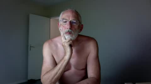 Snapshot of taliesin4321 chatting on 07-11-26, 12:19 Jack Pierrot online show from 07-11-26, 12:19