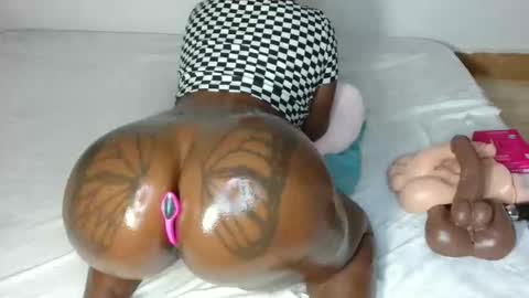 butterflyass online show from 05-01-26, 03:00