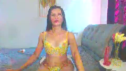 Snapshot of talyanarosa chatting on 04-25-26, 07:00 Talyana online show from 04-25-26, 07:00