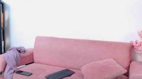 Hi im sara online show from 05-02-26, 12:43