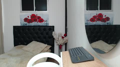 Hi im sara online show from 05-07-26, 12:54
