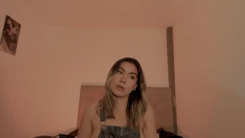 Snapshot of tamarathompsonn chatting on 07-20-26, 06:54 Tamara. online show from 07-20-26, 06:54