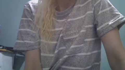 Snapshot of tamesbury chatting on 07-08-26, 01:10 tamesbury online show from 07-08-26, 01:10