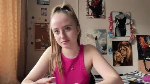 Snapshot of tamiecaimi chatting on 03-31-26, 01:44 Karina online show from 03-31-26, 01:44